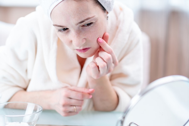 Acne Derm z czym nie łączyć podczas codziennej pielęgnacji?