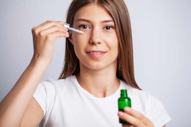 Jakie serum po peelingu kwasowym wybrać do codziennej pielęgnacji?