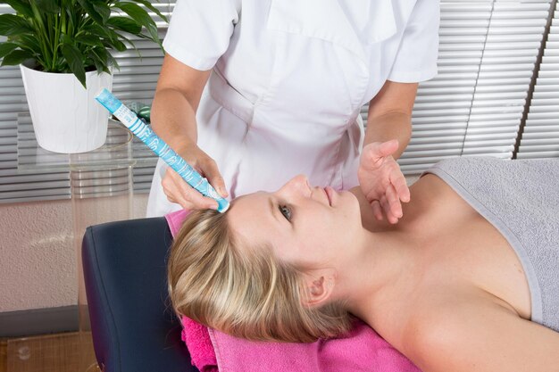 Na czym polega mezoterapia i kiedy warto z niej skorzystać?