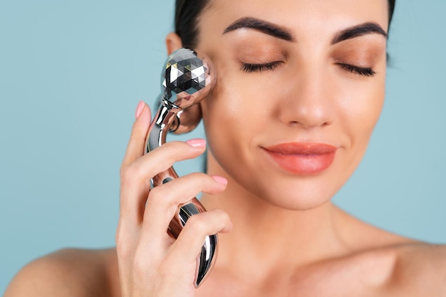 Jak stosować derma roller w domu żeby uzyskać lepszy efekt?