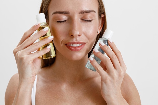 Oliwa z oliwek na twarz jak stosować na co zwrócić uwagę?