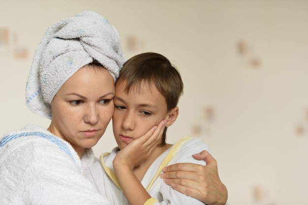 Czemu mam suchą skórę i jak sobie z tym radzić?