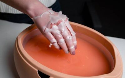 Co daje parafina na dłonie i kiedy warto sięgnąć po ten zabieg?