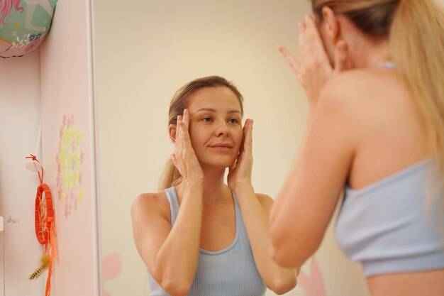 Co stosować na bardzo suchą skórę zimą?