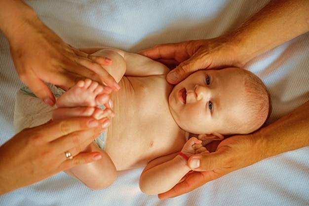 Czym smarować noworodka po kąpieli?