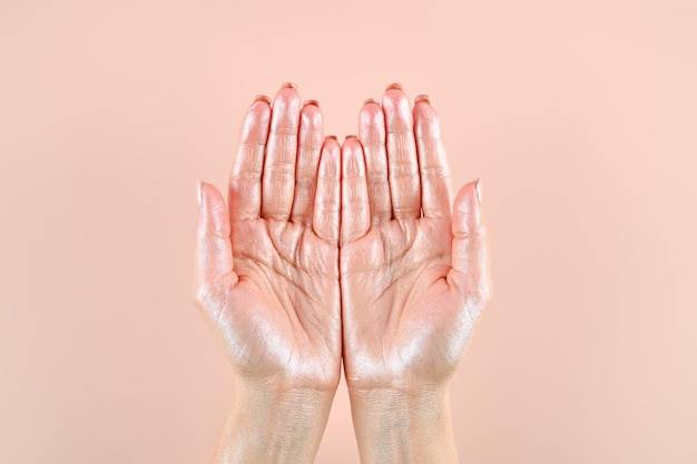 Jak wybielić dłonie domowymi sposobami?